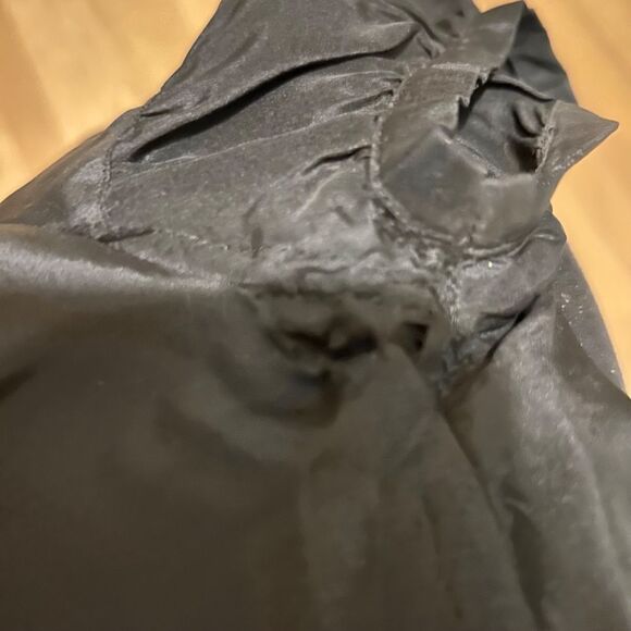 Black crew neck blouse - Picture 3 of 3